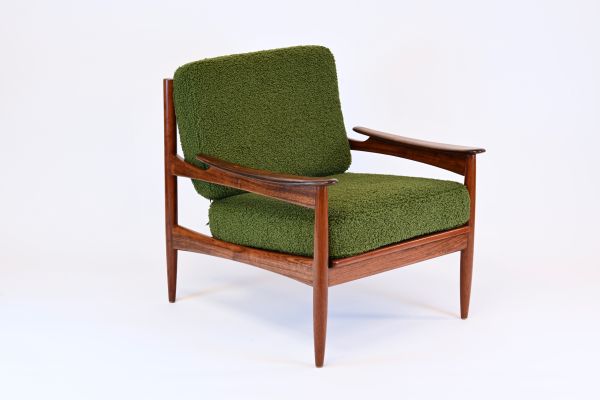 Fauteuil en bois de rose 1960s tissu bouclé vert
