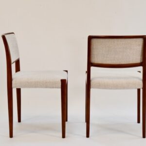 Chaises Neils Moller (8+2pc) modele n 80(SOLD)