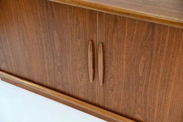 Enfilade a volets DYRLUND (made in danmark)(sold) – Image 4
