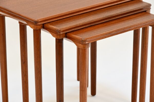 Tables gigognes en teck 1960 (sold) – Image 2