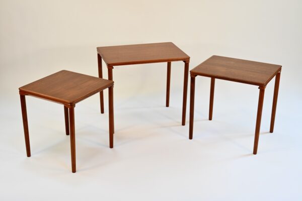 Tables gigognes en teck 1960 (sold) – Image 3