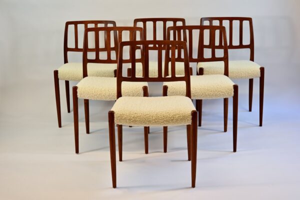 Chaises Niels Moller 83