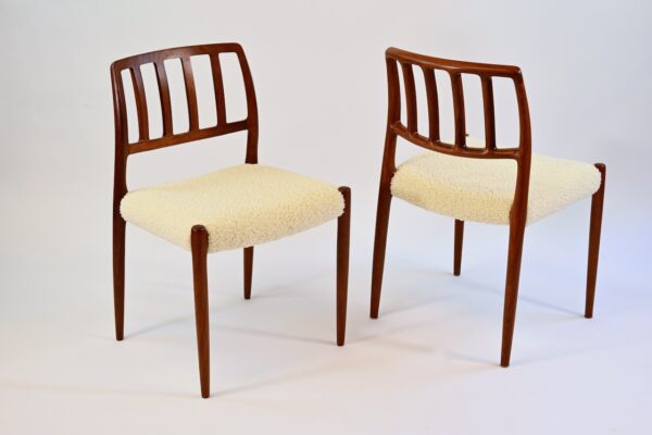 Chaises Niels Moller 83