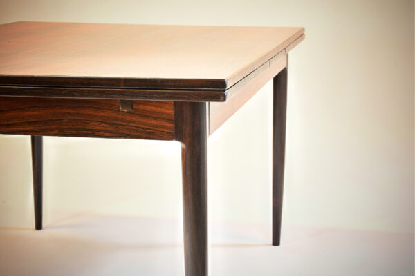 Tables en vente chez LEOTI Ixelles