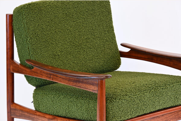 Fauteuil en bois de rose 1960s tissu bouclé vert (sold) – Image 2