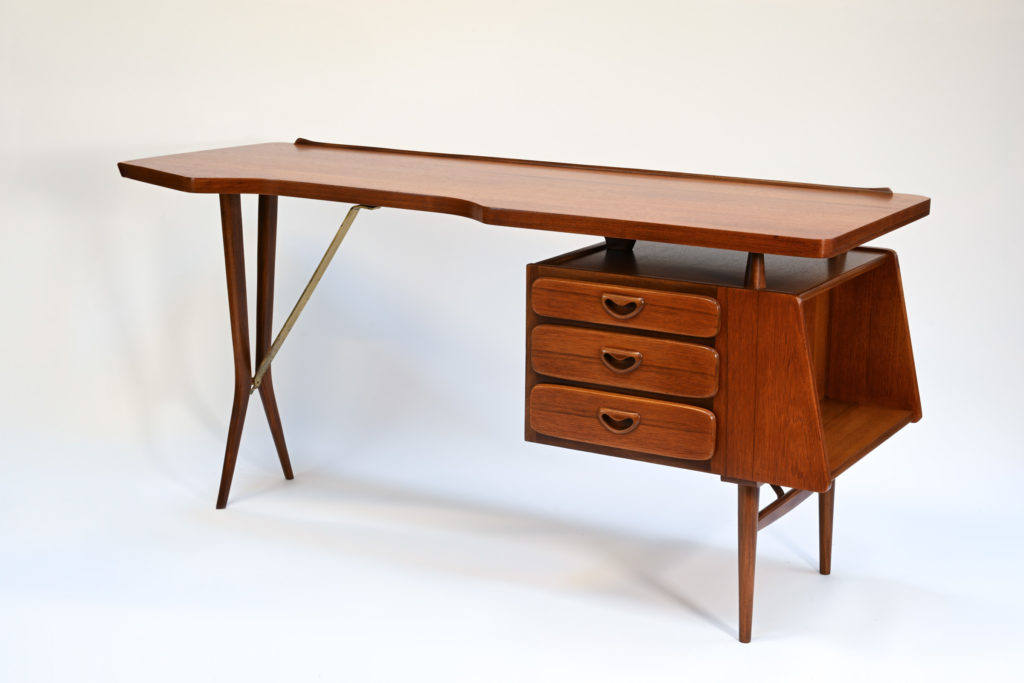 Bureau en teck Louis van-Teeffelen édition Webé 1960