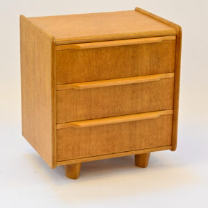 Petite commode Cees Braakman en placage de chêne