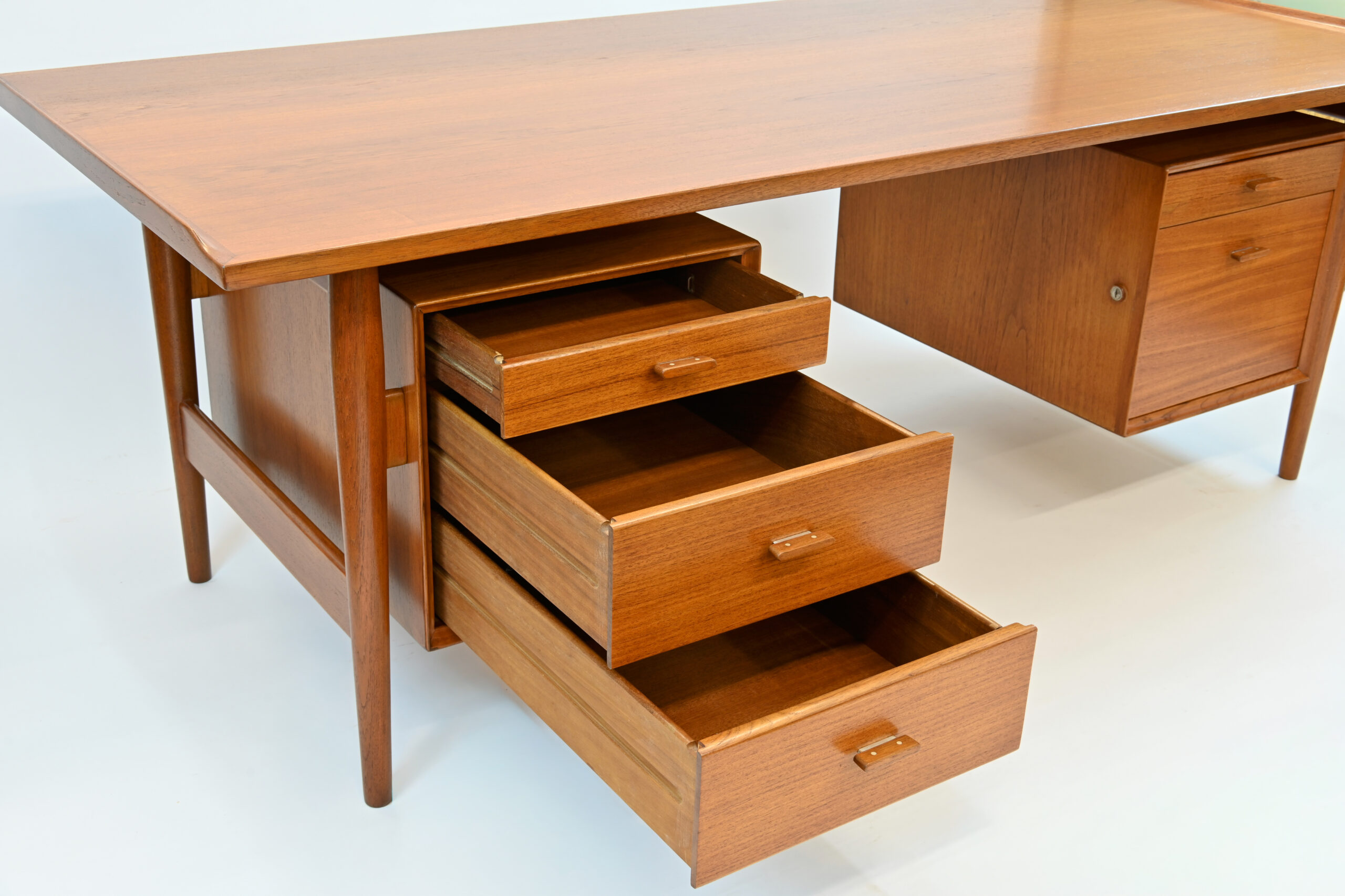 Bureau Arne Vodder en teck – Image 3