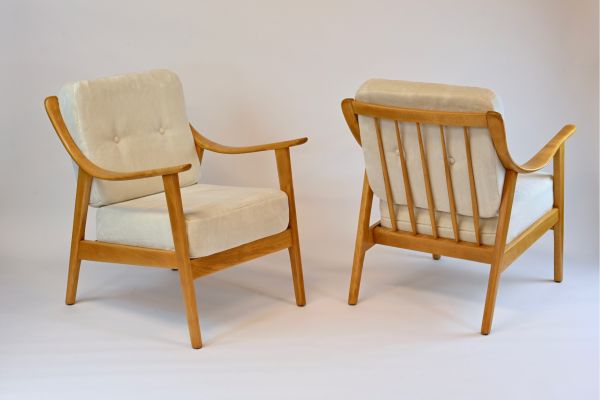 Paire de fauteuils Knoll antimott 1960s vintage en bois de hêtre (sold)