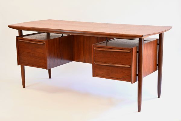 Bureau Cowhorn en teck (Tijsseling Nijkerk)