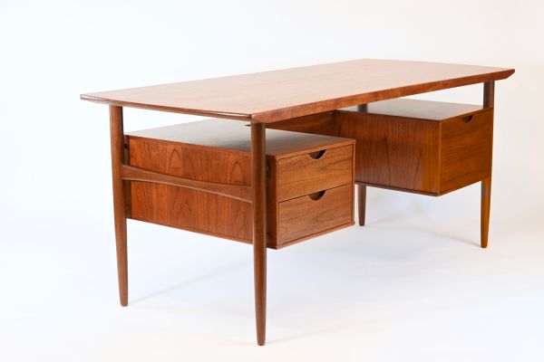 Bureau en teck 1960s