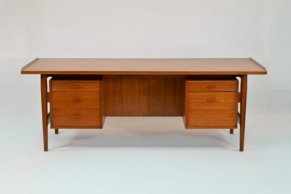 bureau Arne Vodder en teck